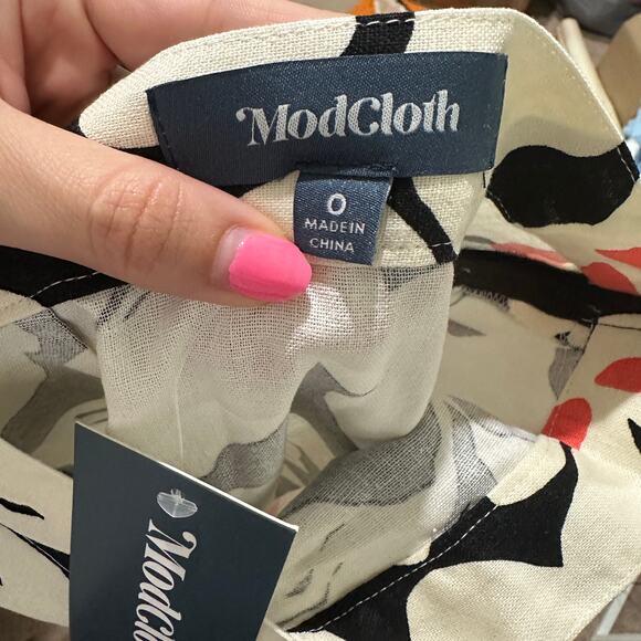 0 ModCloth Black Floral Linen Pencil Skirt NWT - Picture 4 of 5